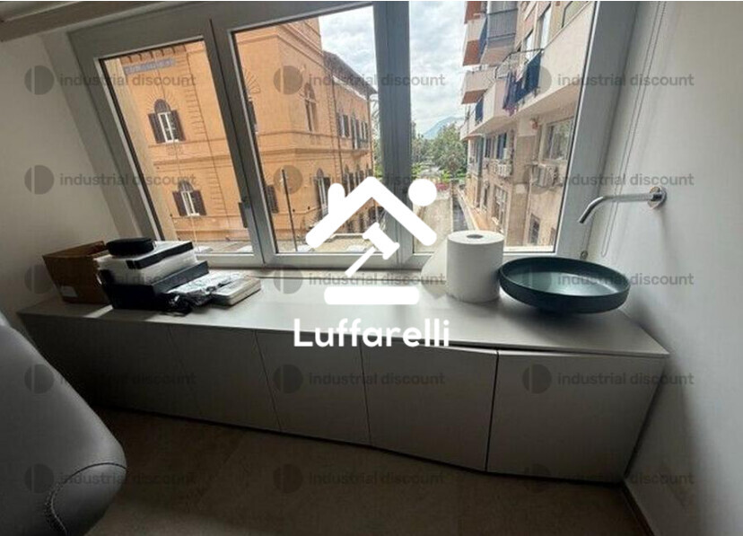 Mobili E Arredo Per Ufficio — foto 2