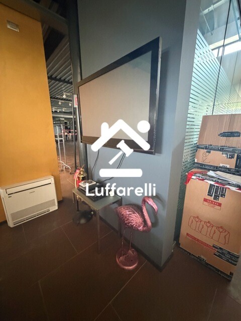 Mobili E Arredo Per Ufficio — foto 2