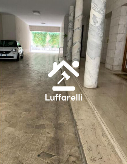 Immagine di POSTO AUTO/CANTINE VIA DEI MONTI PARIOLI – ROMA