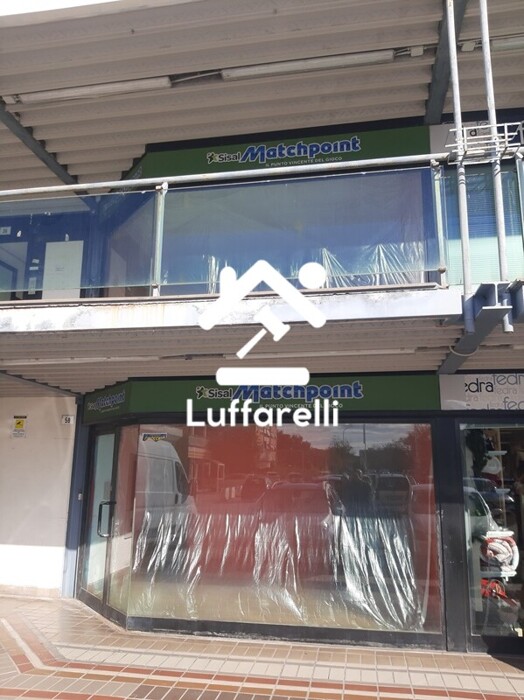Immagine di NEGOZIO O LOCALE COMMERCIALE VIA PABLO PICASSO – LATINA