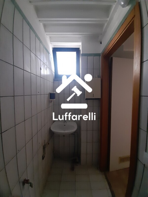 Immagine di NEGOZIO O LOCALE COMMERCIALE VIA PABLO PICASSO – LATINA