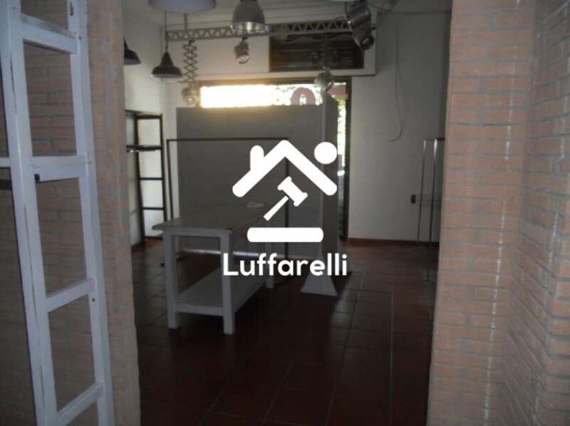 Immagine di NEGOZIO O LOCALE COMMERCIALE VIA ORAZIO 51 – POMEZIA