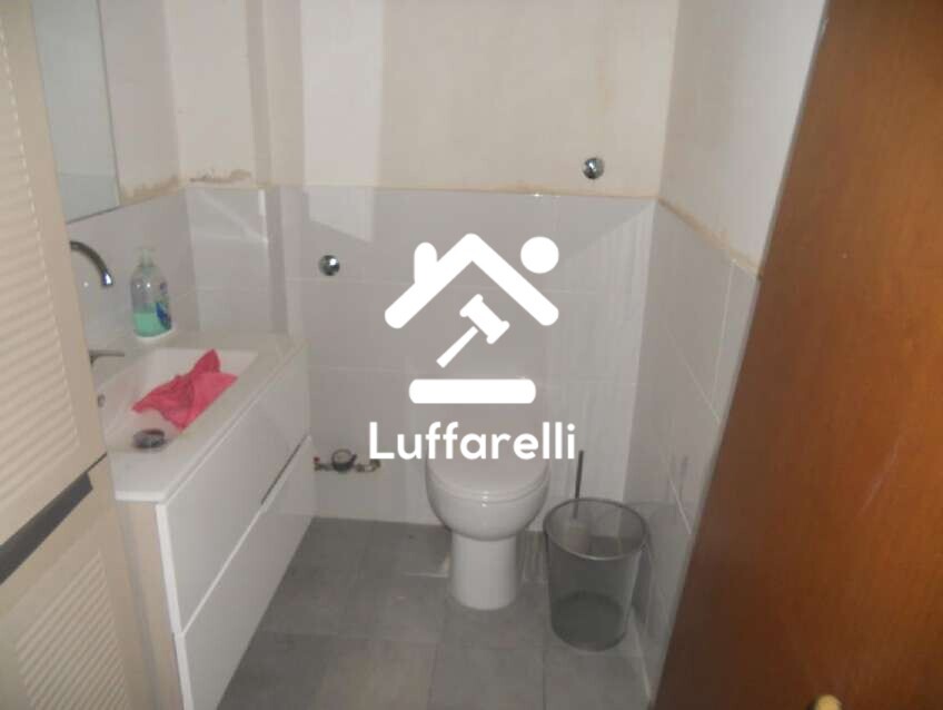 Immagine di NEGOZIO O LOCALE COMMERCIALE VIA ORAZIO 51 – POMEZIA