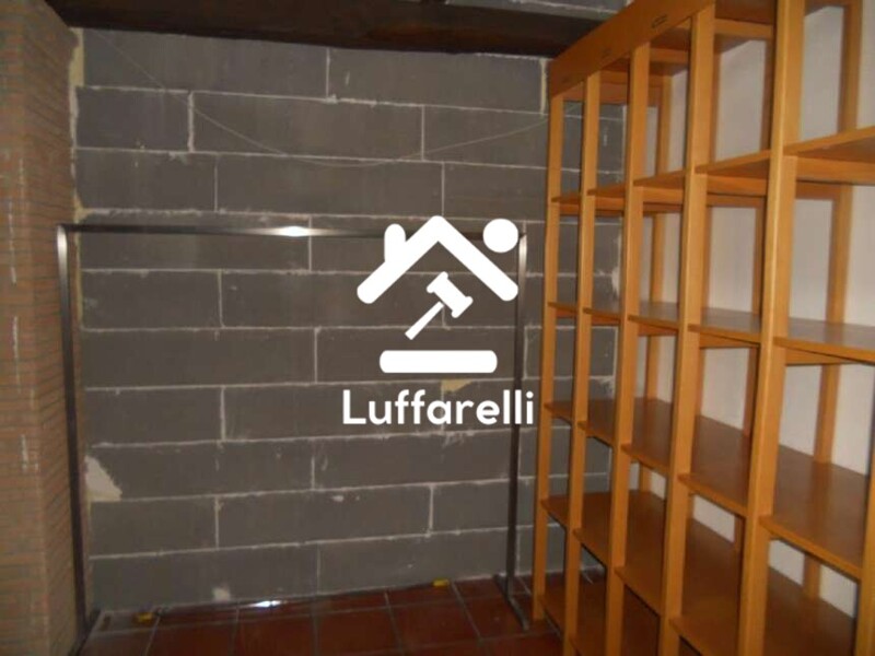 Immagine di NEGOZIO O LOCALE COMMERCIALE VIA ORAZIO 51 – POMEZIA