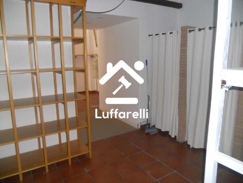 Immagine di NEGOZIO O LOCALE COMMERCIALE VIA ORAZIO 51 – POMEZIA