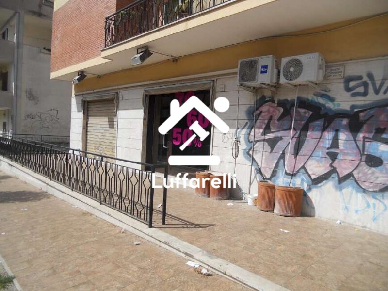 Immagine di NEGOZIO O LOCALE COMMERCIALE VIA ORAZIO 51 – POMEZIA