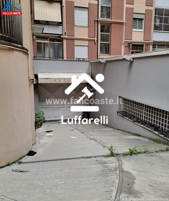 Immagine di NEGOZIO O LOCALE COMMERCIALE VIA RICCARDO PITTERI NN. 9-11 – ROMA