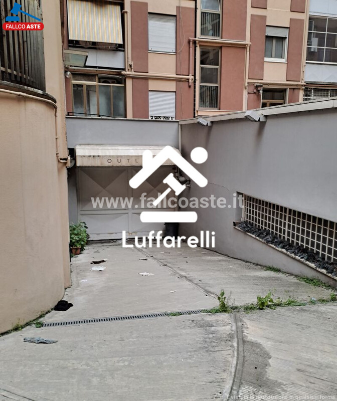 Immagine di NEGOZIO O LOCALE COMMERCIALE VIA RICCARDO PITTERI NN. 9-11 – ROMA