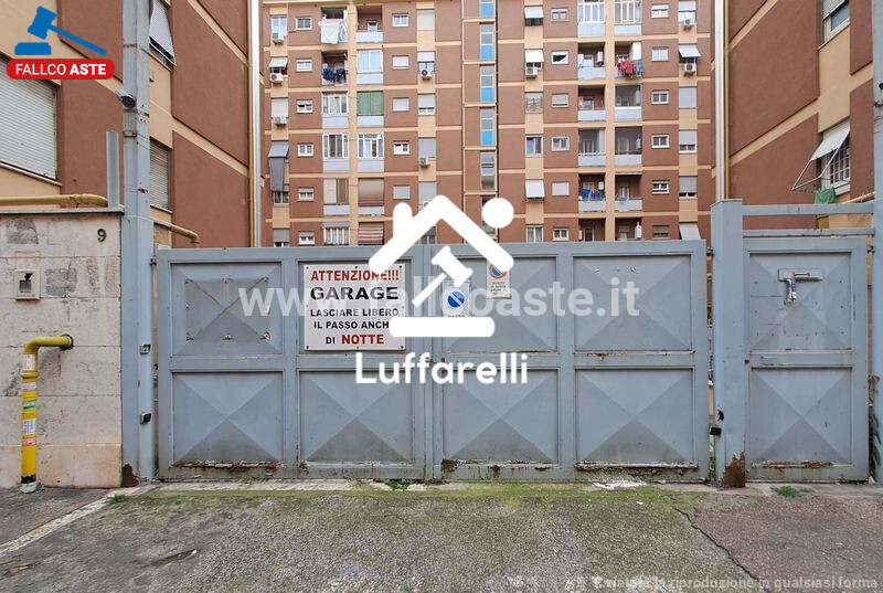 Immagine di NEGOZIO O LOCALE COMMERCIALE VIA RICCARDO PITTERI NN. 9-11 – ROMA