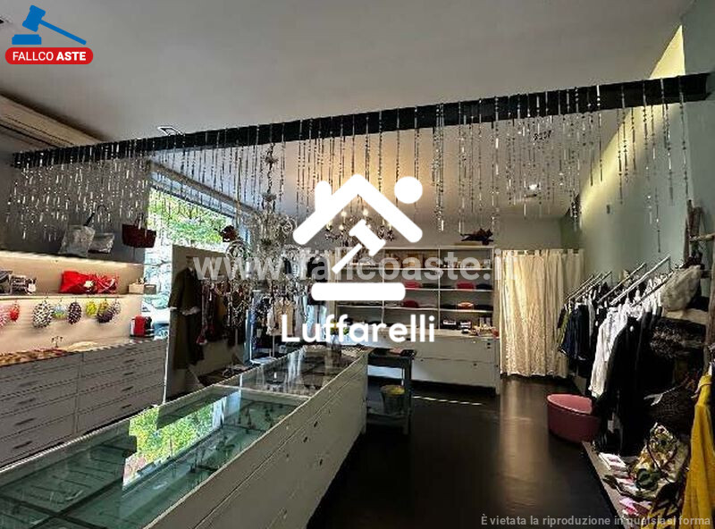 Immagine di NEGOZIO O LOCALE COMMERCIALE VIA TIBURTINA – ROMA