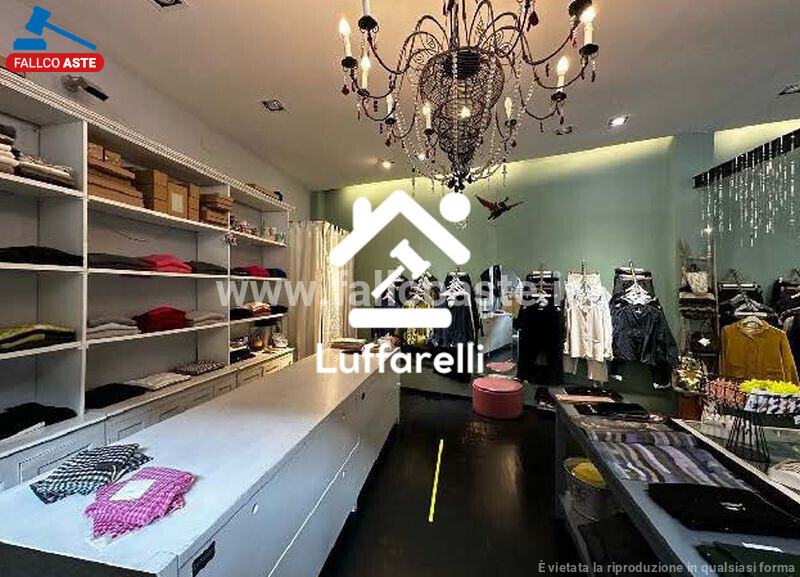 Immagine di NEGOZIO O LOCALE COMMERCIALE VIA TIBURTINA – ROMA
