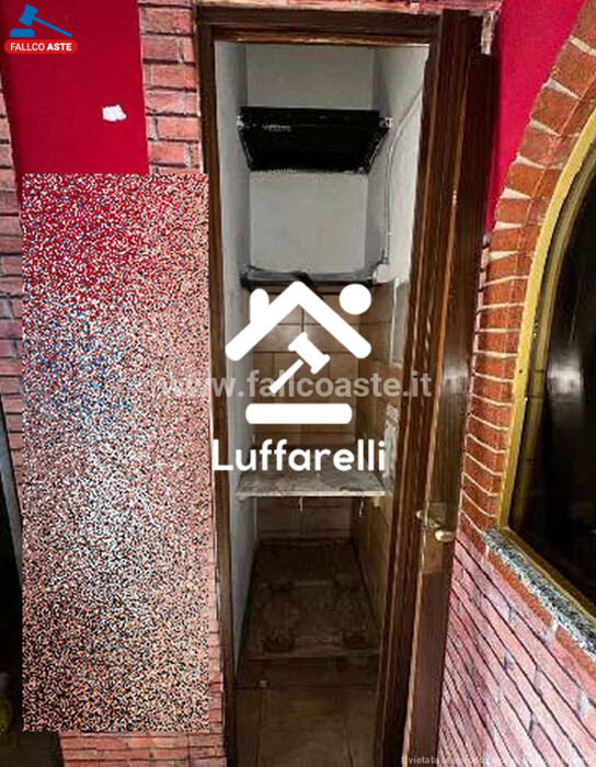 Immagine di NEGOZIO O LOCALE COMMERCIALE VIA TIBURTINA – ROMA