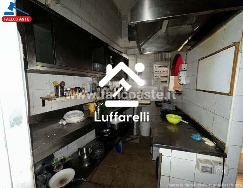 Immagine di NEGOZIO O LOCALE COMMERCIALE VIA TIBURTINA – ROMA