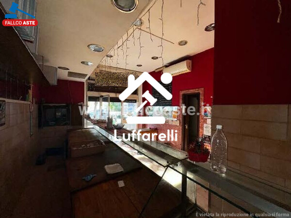 NEGOZIO O LOCALE COMMERCIALE VIA TIBURTINA - ROMA — foto 4