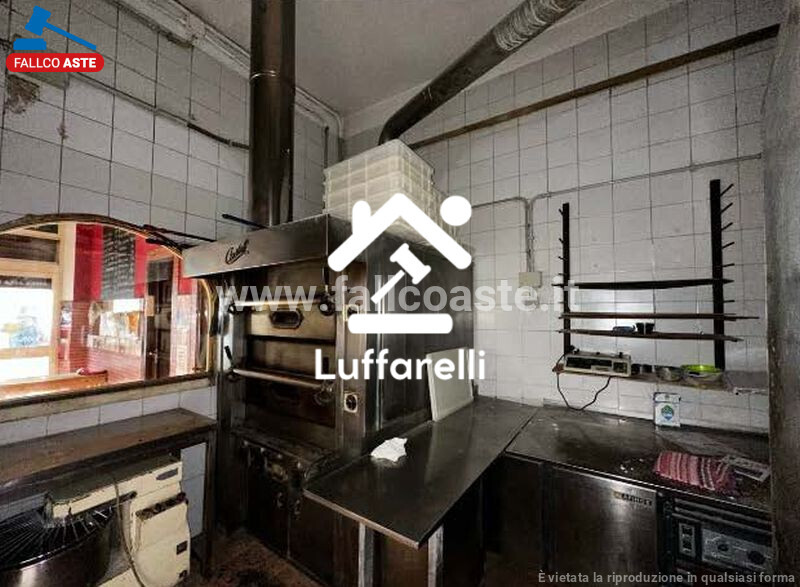 Immagine di NEGOZIO O LOCALE COMMERCIALE VIA TIBURTINA – ROMA