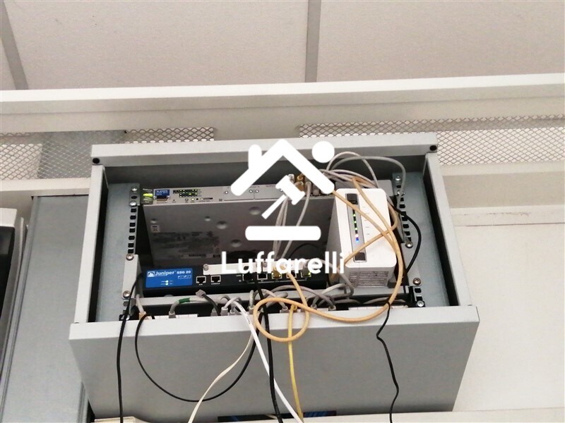 Computer E Attrezzatura Informatica — foto 3