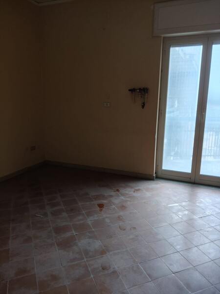 APPARTAMENTO VIA S. RAZZINO - MONDRAGONE — foto 2