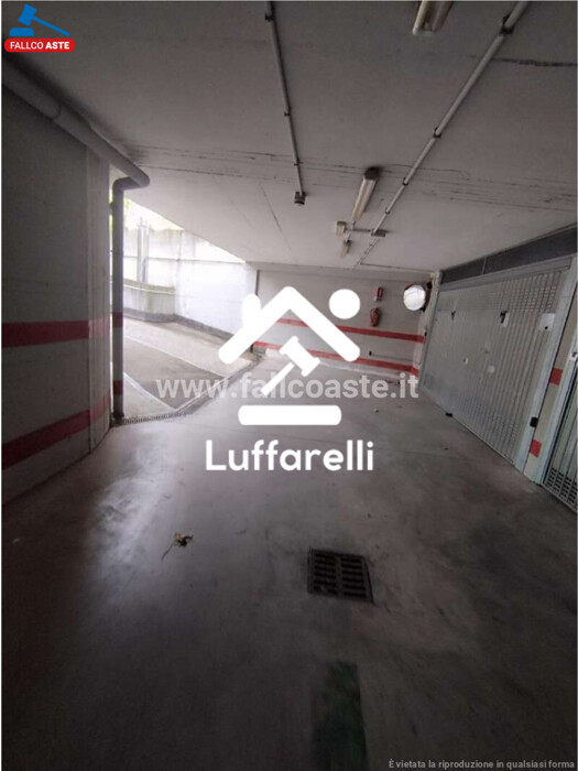 Immagine di GARAGE / POSTO AUTO VIA DI BRAVETTA – ROMA