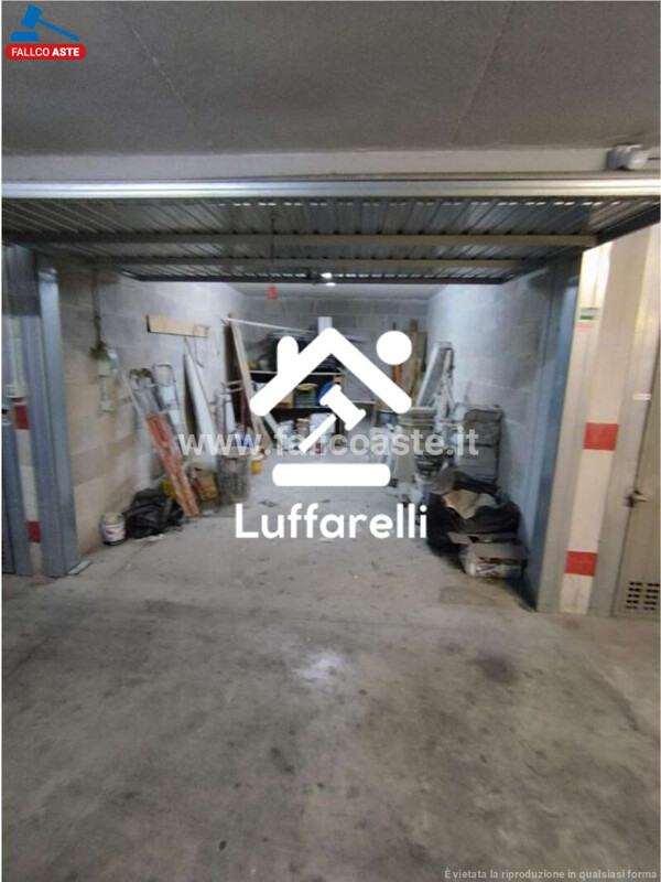 Immagine di GARAGE / POSTO AUTO VIA DI BRAVETTA – ROMA