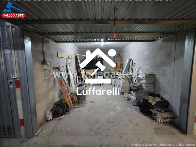 Immagine di GARAGE / POSTO AUTO VIA DI BRAVETTA – ROMA