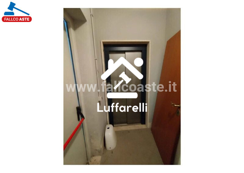 Immagine di GARAGE / POSTO AUTO VIA DI BRAVETTA N. 584 – ROMA