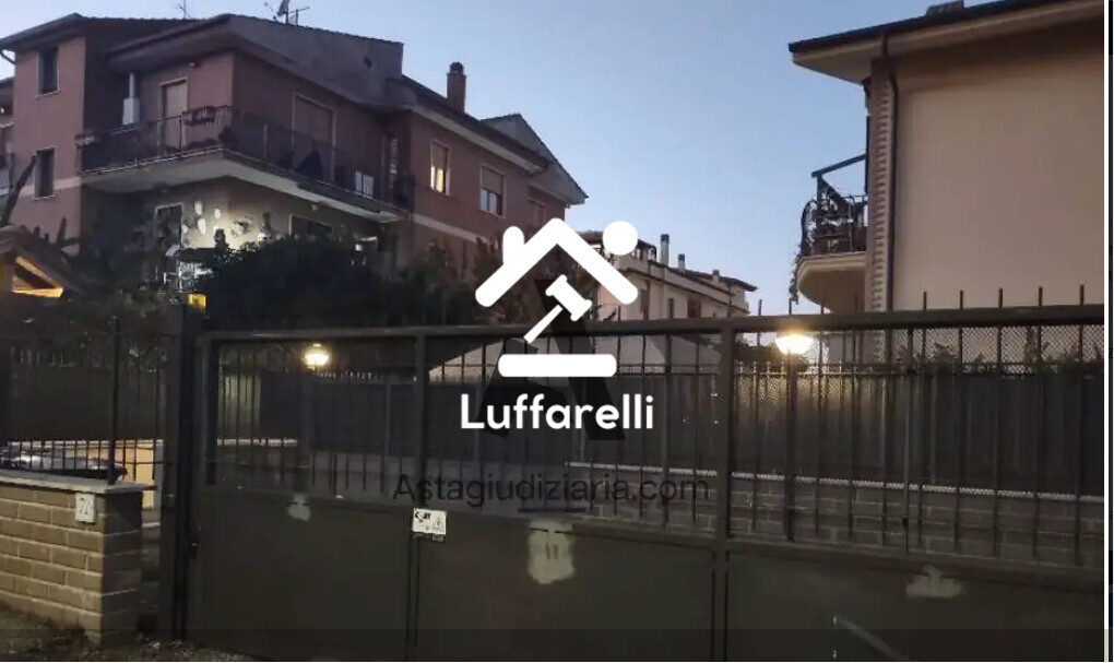 Immagine di GARAGE / POSTO AUTO VIA MOTTA SANT’ANASTASIA N. 72 – ROMA