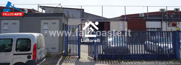 DEPOSITO / MAGAZZINO VIA LAGO DI ALBANO - TIVOLI — foto 2