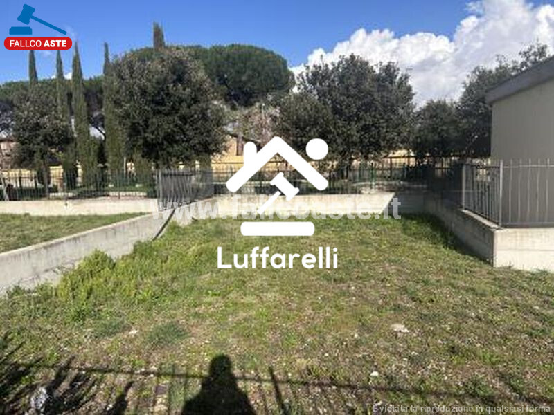 Immagine di GARAGE / POSTO AUTO VIA POLLUTRI – ROMA
