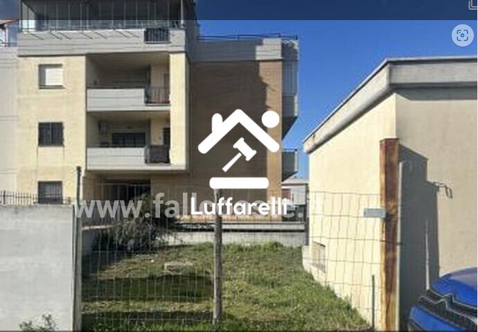 Immagine di GARAGE / POSTO AUTO VIA POLLUTRI – ROMA