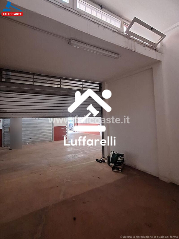 Immagine di DEPOSITO / MAGAZZINO VIA MARTINO ROTA – ROMA