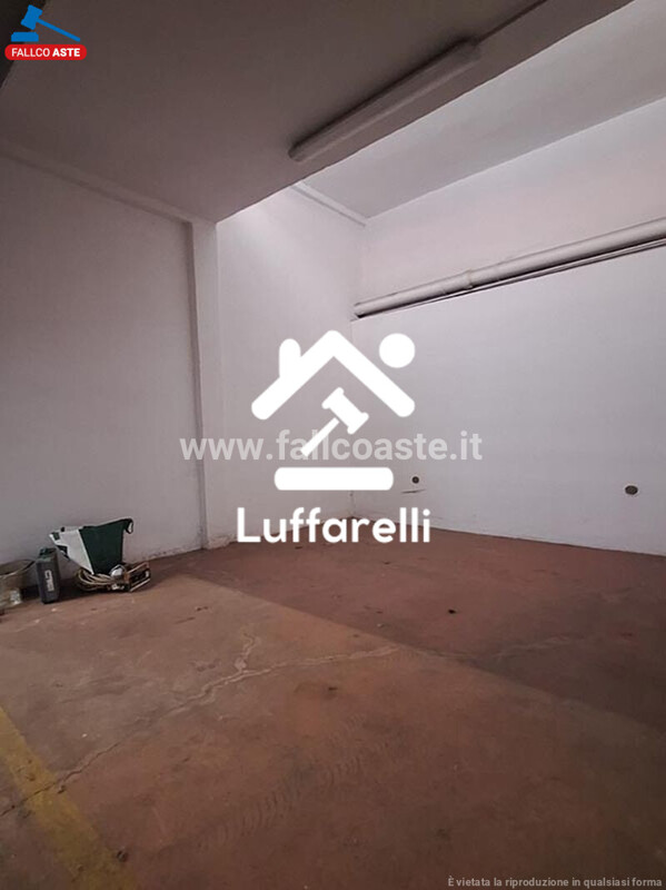 Immagine di DEPOSITO / MAGAZZINO VIA MARTINO ROTA – ROMA