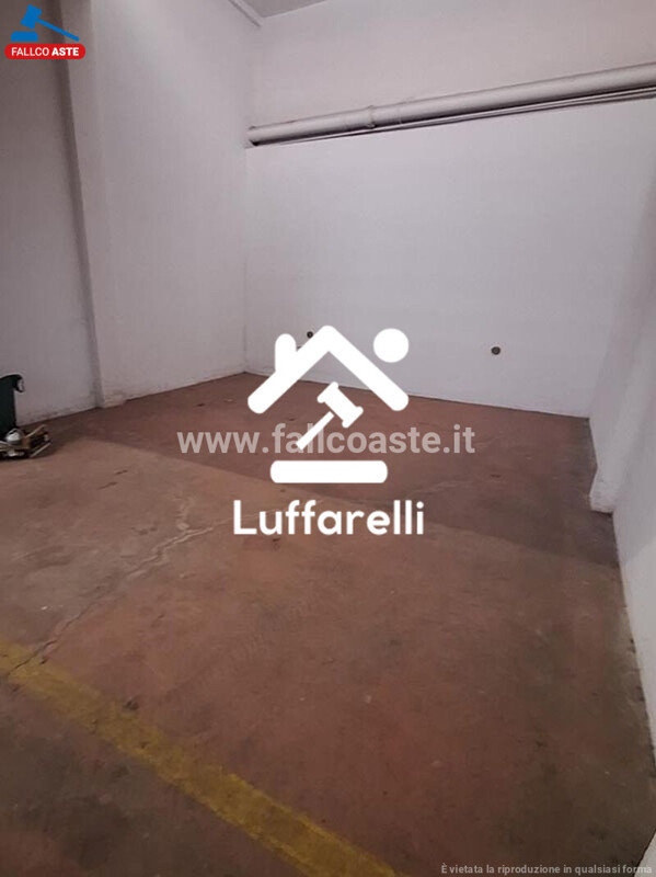Immagine di DEPOSITO / MAGAZZINO VIA MARTINO ROTA – ROMA