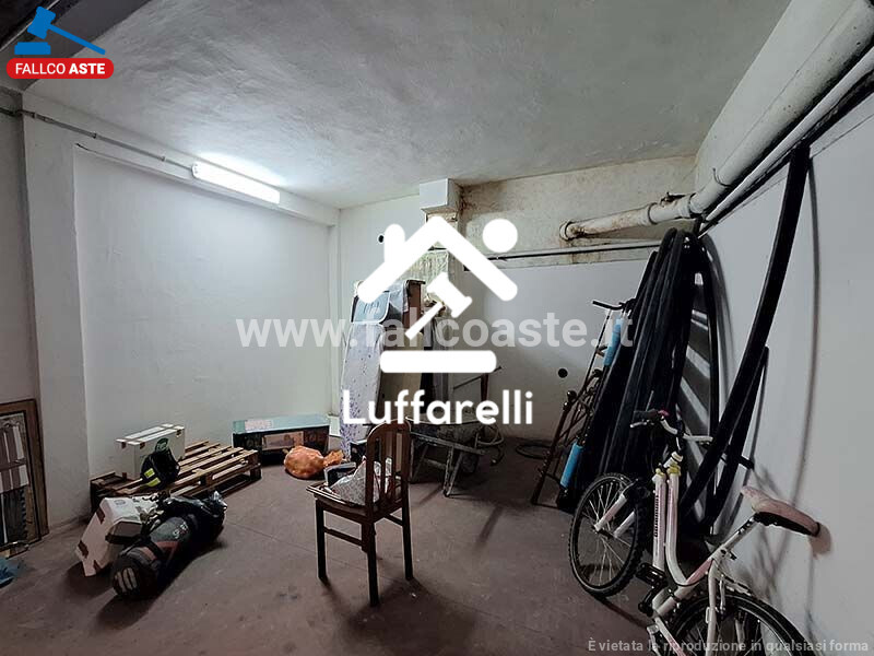 Immagine di DEPOSITO / MAGAZZINO VIA MARTINO ROTA – ROMA