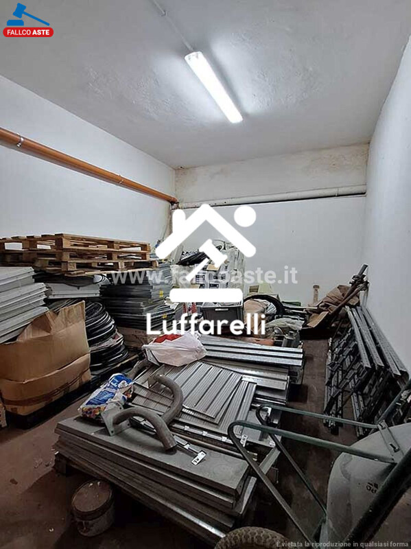 Immagine di DEPOSITO / MAGAZZINO VIA MARTINO ROTA – ROMA