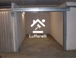 Immagine di GARAGE / POSTO AUTO VIA DI GROTTA DI GREGNA 23 – ROMA