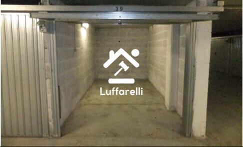 Immagine di GARAGE / POSTO AUTO VIA DI GROTTA DI GREGNA 23 – ROMA