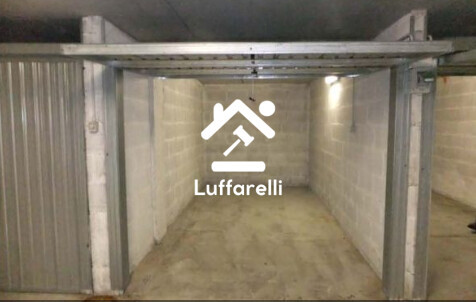 Immagine di GARAGE / POSTO AUTO VIA DI GROTTA DI GREGNA 23 – ROMA