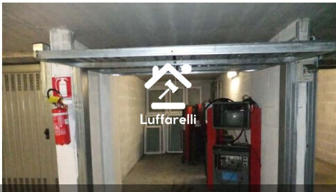 Immagine di GARAGE / POSTO AUTO VIA DI GROTTA DI GREGNA 23 – ROMA