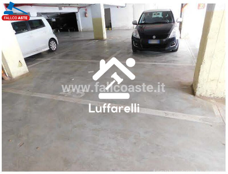 Immagine di GARAGE / POSTO AUTO VIA TIBURTINA – ROMA