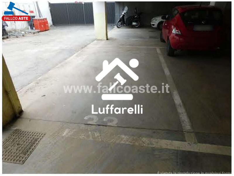 Immagine di GARAGE / POSTO AUTO VIA TIBURTINA – ROMA