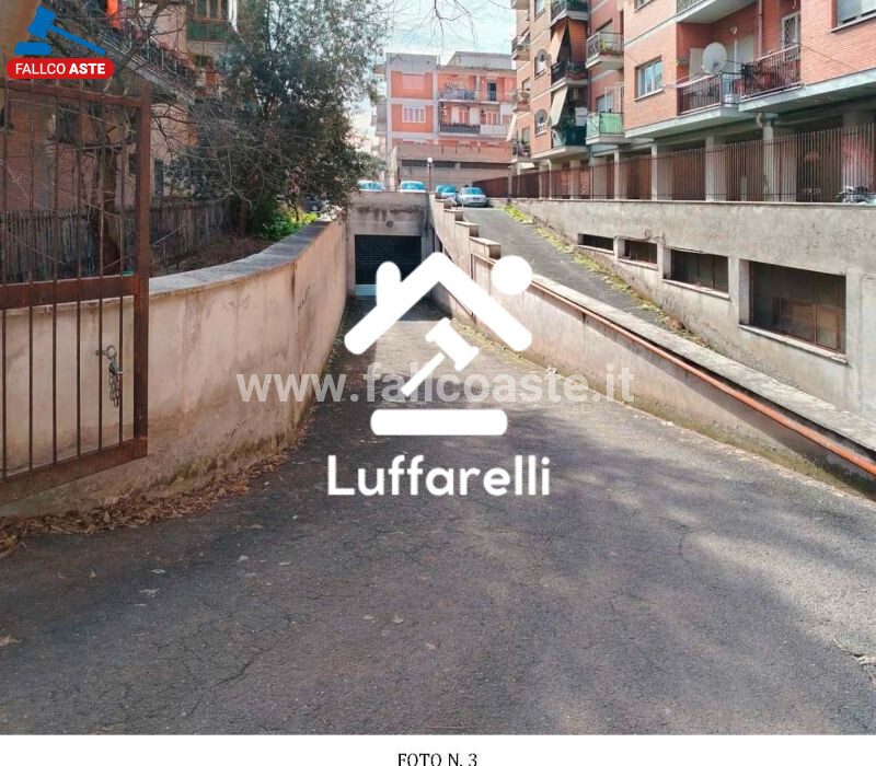 Immagine di GARAGE / POSTO AUTO LARGO TRIESTE – GUIDONIA MONTECELIO