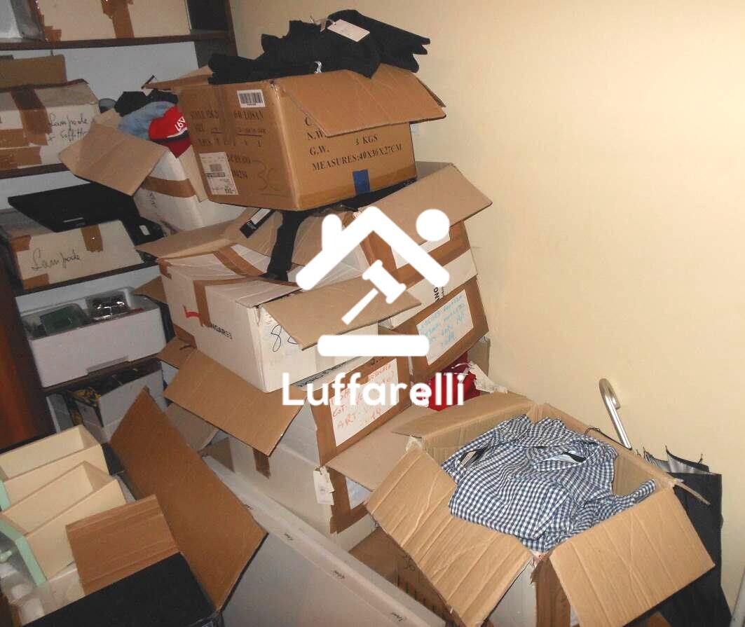 Abbigliamento E Calzature — foto 2