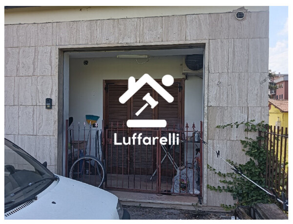 NEGOZIO O LOCALE COMMERCIALE VIA DELLA GINESTRA - LATINA — foto 4