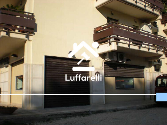 Immagine di NEGOZIO O LOCALE COMMERCIALE VIA EDOARDO DE FILIPPO – VELLETRI