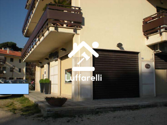Immagine di NEGOZIO O LOCALE COMMERCIALE VIA EDOARDO DE FILIPPO – VELLETRI