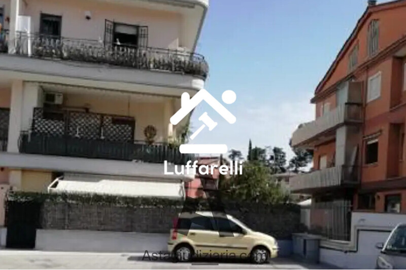 Immagine di GARAGE / POSTO AUTO VIA CASILINA – ROMA