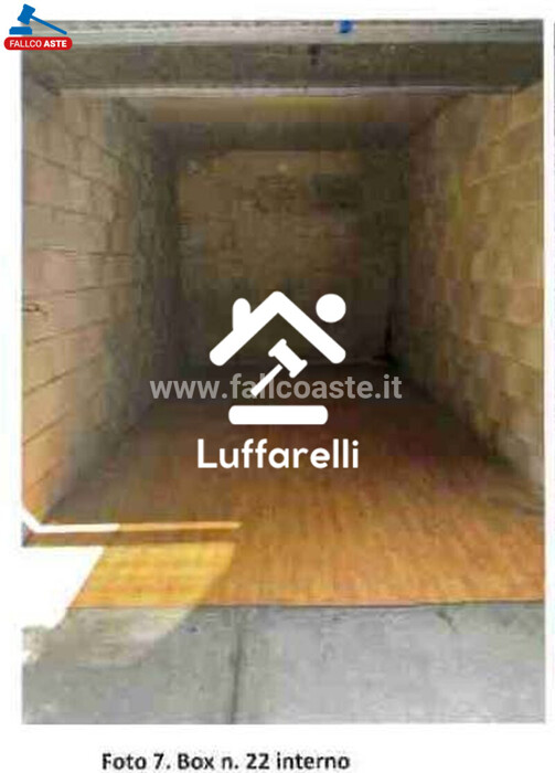 Immagine di GARAGE / POSTO AUTO VIA DELLA VALLE DEI FONTANILI – ROMA