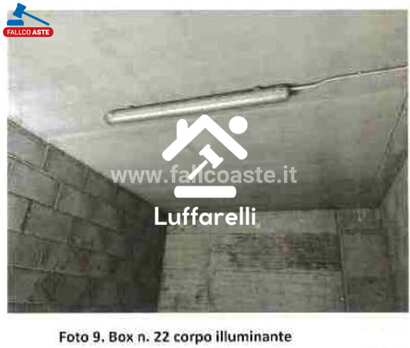 Immagine di GARAGE / POSTO AUTO VIA DELLA VALLE DEI FONTANILI – ROMA