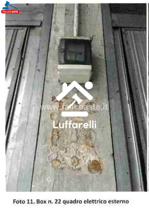 Immagine di GARAGE / POSTO AUTO VIA DELLA VALLE DEI FONTANILI – ROMA