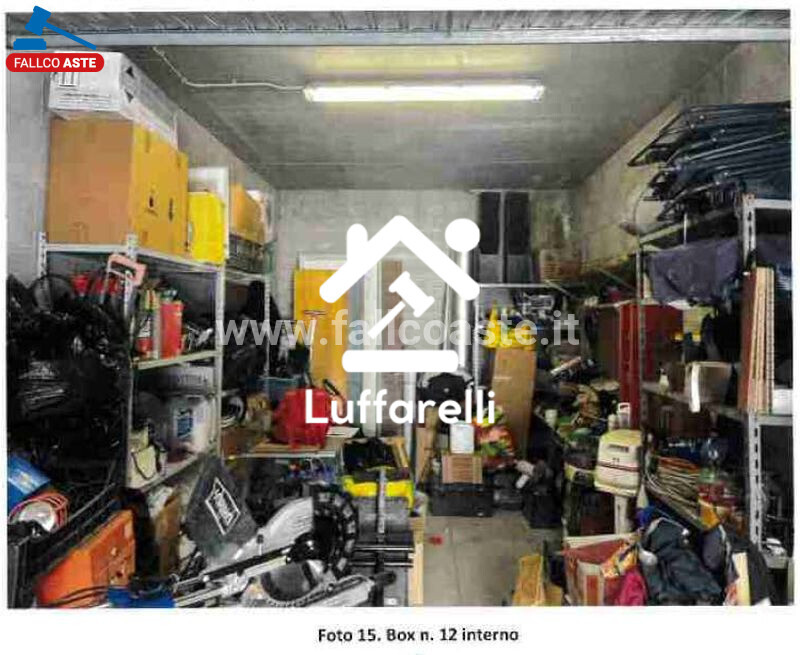 Immagine di GARAGE / POSTO AUTO VIA DELLA VALLE DEI FONTANILI – ROMA